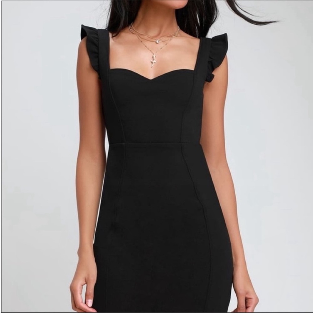 LULU'S - Miriam Black Ruffled Bodycon Dress
Size Small